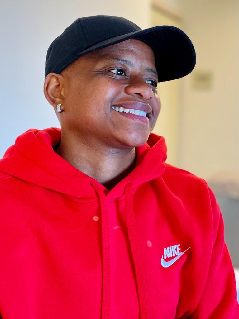 fifinhojane's tweet photo. "What sunshine is to flowers, smiles are to humanity.” https://t.co/UNEd9XnXdS