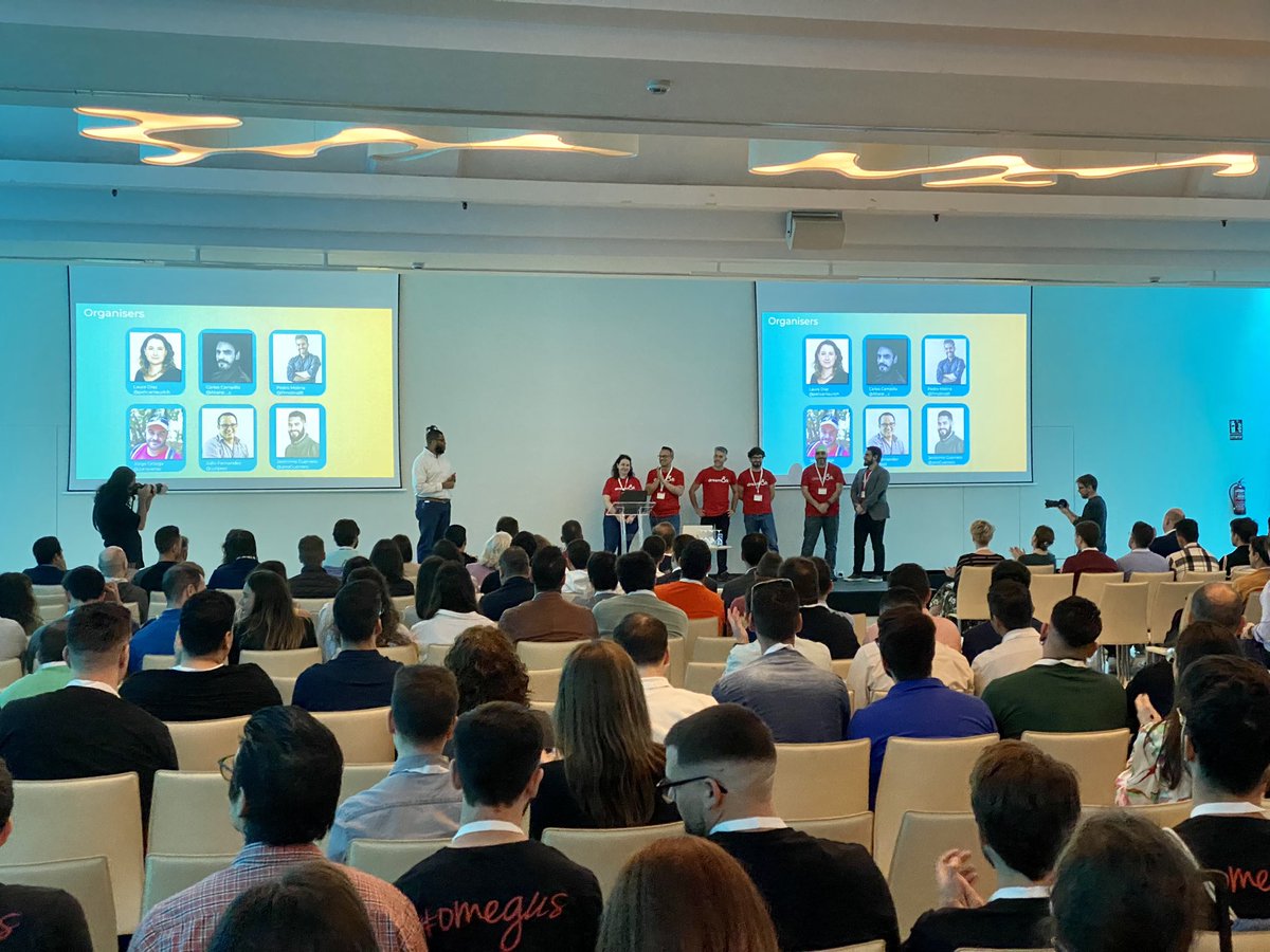 Here we go, <a href="/dreamOle__c/">dreamOlé</a> is starting with the awesome team introduced by the one and only <a href="/jhoskins/">Joshua Hoskins ☁</a> !
#dreamOle23