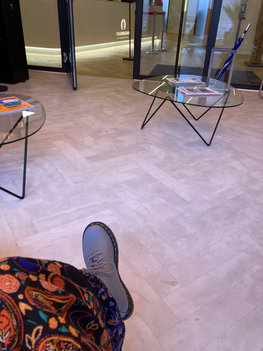 Miss_L_Punkt's tweet photo. #wartezimmertweet doch nicht von der Baustelle https://t.co/Ee0sBIYiPB