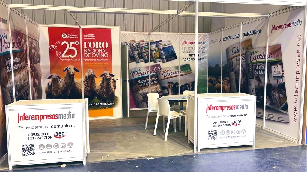 elenmaes's tweet photo. Esta semana hemos presentado la nueva revista de Interempresas *Tierras Porcino* en @Figan_fz ☺️ Han sido 3 días muy intensos. Este año @feriadezaragoza ha tenido mucha afluencia d público interesado en las novedads del sector, ¿d qué cifra hablaremos? Pronto sabremos. #ganadería https://t.co/tdT06A5hnK