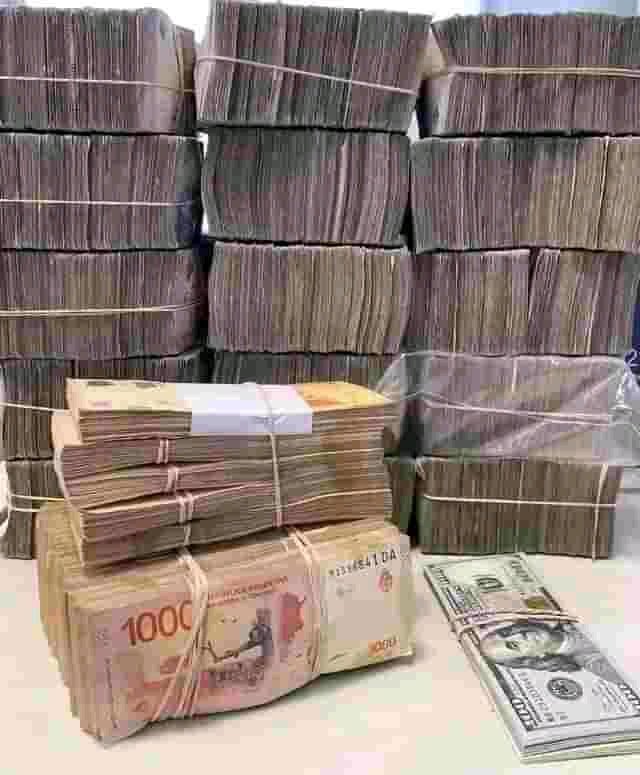 ChimeneThank's tweet photo. Invest money in CC M company Lon job needed https://t.co/s4OzJEhACu