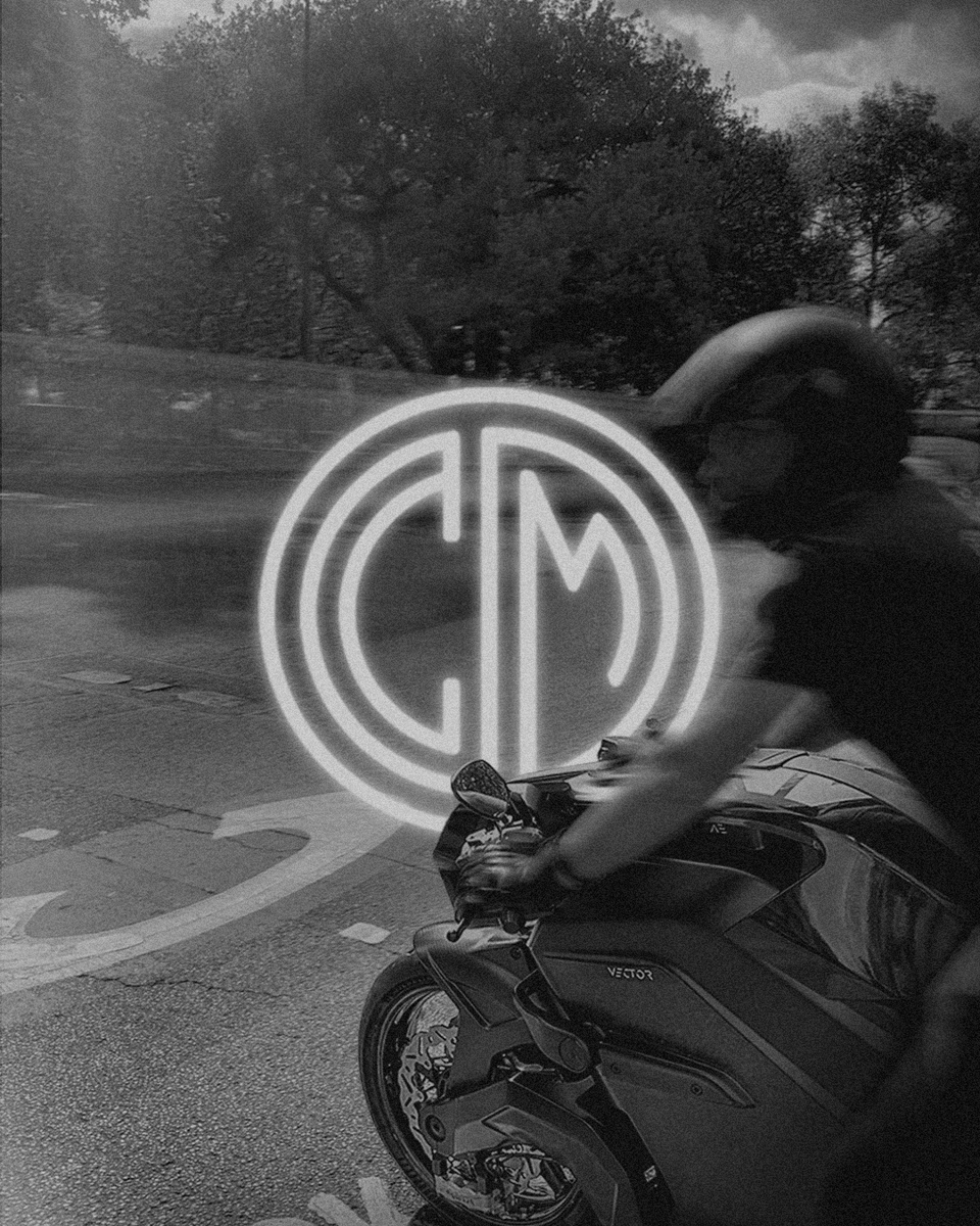 ArcVehicle's tweet image. This weekend we will be at @CaffandMac on Sunday 2nd from 11am, celebrating the joy of two wheels. We hope to see a few of you in person! ⚡️

#caffeineandmachine #bikeweekend #arcvector #electricbike #adifferentroad