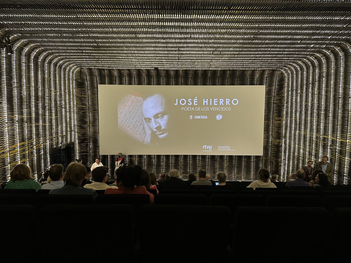 CitizenKano's tweet photo. ¡Cuánta emoción, ayer en la Cineteca, en el pase del documental y qué alegría reencontrame con Paula Romero después de tantos años! ¡Cuántos recuerdos! Domingo, 21:25h en @la2_tve https://t.co/pDpLg8KurN