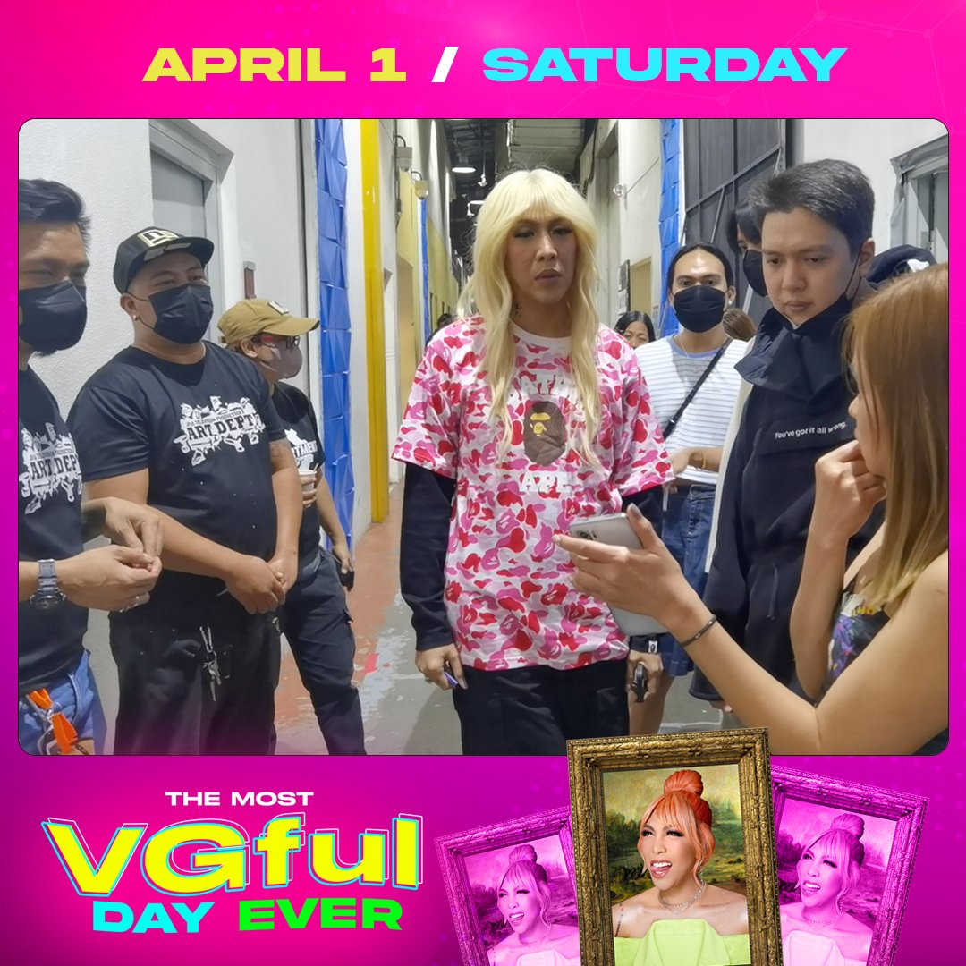 itsShowtimeNa's tweet photo. LOOK: Preparations ng Team Showtime para sa The Most VGful Day Ever ni Meme Vice Ganda. Ohjivaa! Chill lang ang mga staff! Nakaka-smile pa! 😂🦄💕

Abangan ngayong APRIL 1, Sabado sa It's Showtime! https://t.co/kTiyENHouh