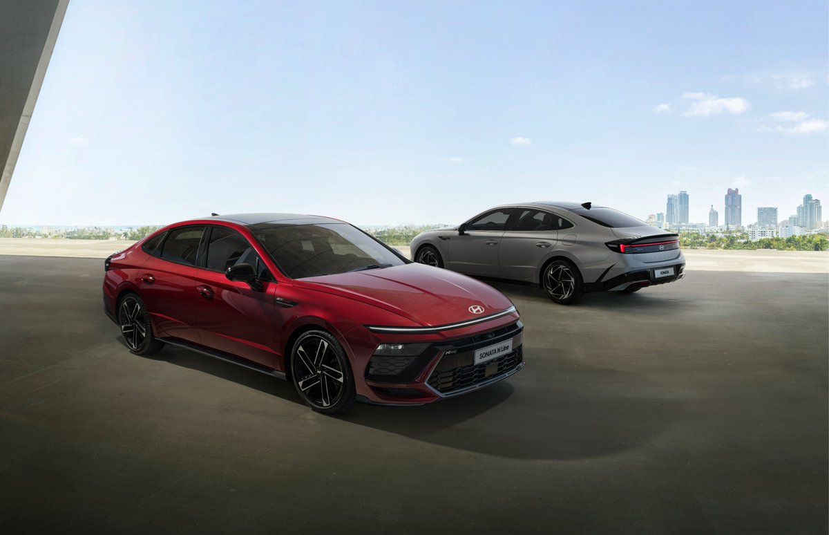 HMGnewsroom's tweet photo. A bold grille, sporty Dual Twin Tip Muffler, and a dynamic red stitch.
With 19-inch 5 spoke wheels for the ultimate performance.
Absolute Sensation SONATA
#Hyundai #SONATA #HyundaiSONATA #ThenewSONATA #Nline #SONATANline #AbsoluteSensation #Sportiness #Progressive https://t.co/XnGRUdwrHA