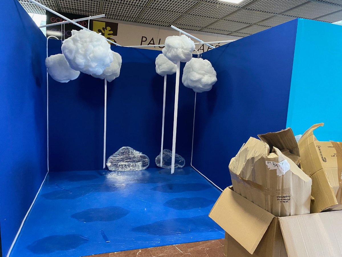 desDesigners's tweet photo. 📷 { Take a Selfie } 📷 act II
#instagramers 5 selfies box pour vous bientôt à retrouver à la @foiredelyon 
Une expérience à tester 😉

Une création by @desDesigners
#selfie #selfies #instagramers https://t.co/1Z51TGcsl4