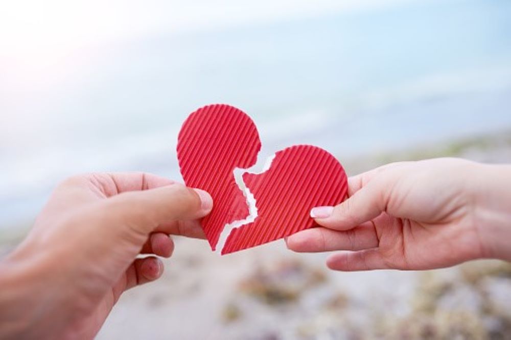 SouthendCityC's tweet photo. We are leading a review of the local response to domestic abuse. An anonymous survey has been created, the results from which we will use to help assess of the needs of the population to inform future decision making. Find out more: https://t.co/beER59dVJW https://t.co/cu5T4u3p8e