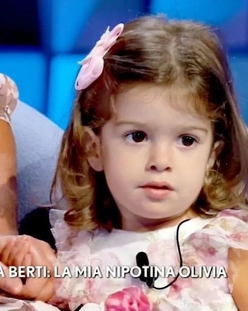 OriettaBerti's tweet photo. Tanti auguri di buon compleanno alla mia nipotina OLIVIA💖 che oggi compie 4 anni🎂
Auguri piccolina da tutti noi e dalla tua sorellina Ottavia❤
❤💟💛💚💙💗💖
#Olivia #buoncompleanno #4anni #nipotina #OliviaeOttavia💖 #lavita #love💖#emozioni #amore #nipotine #legioiedellavita https://t.co/xh64XvXWhM