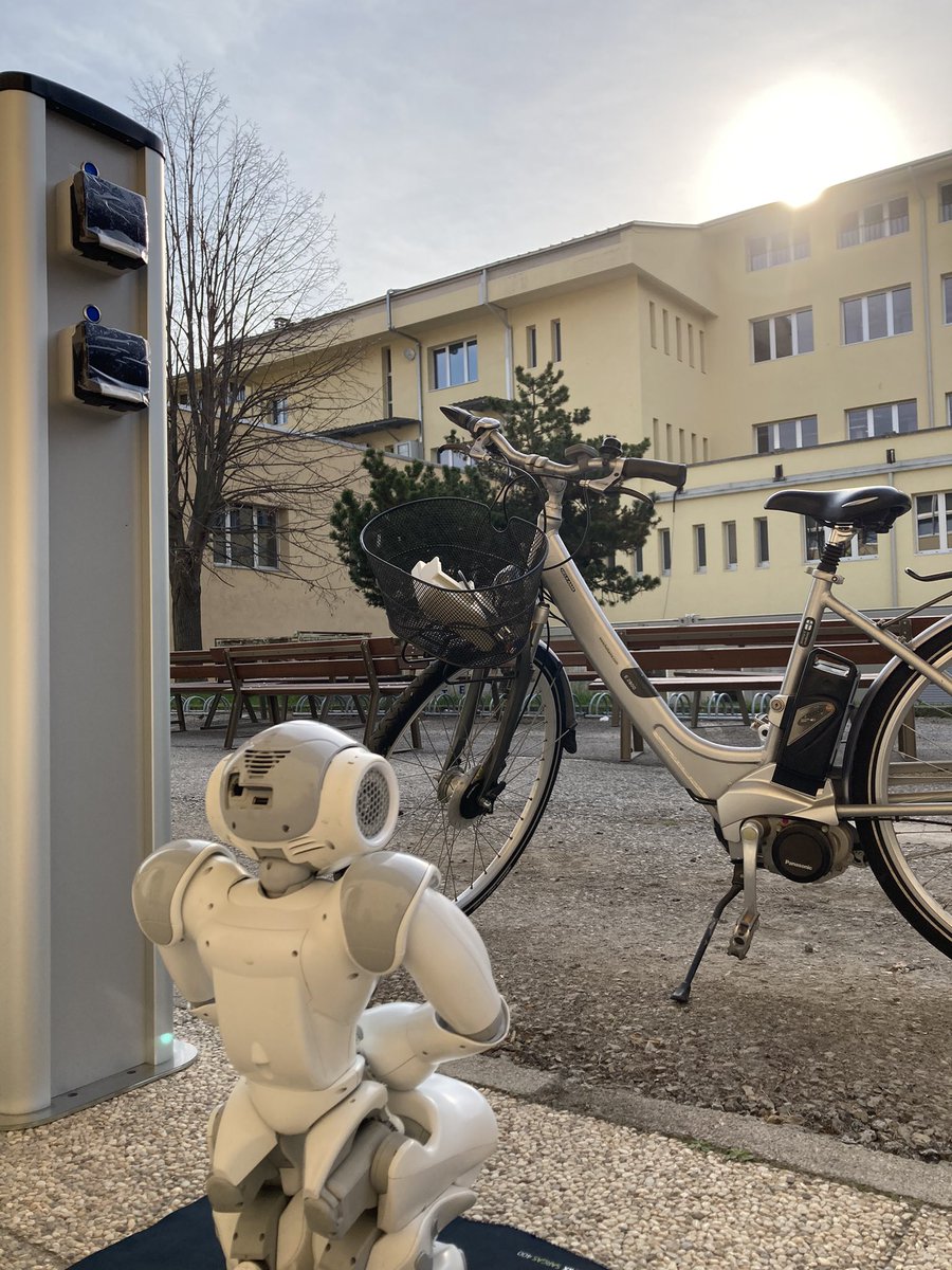 humanao2023's tweet image. Il tuo assistente per la ricarica, HumaNAO!🚲

Your charging assistant, HumaNAO! 🚲

#nao #robotica #roboticschallenge #robotics #robots #RobotChallenge #roboticaeducativa #scuola #scuoladirobotica