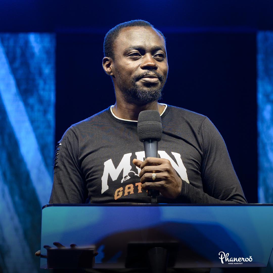 LightCarolin1's tweet photo. It is of biblical standing for every man to identify a man who they can emulate.Ponder

Dear Man who's your Role model?

#MenGatherVI https://t.co/T91SRKCUPs