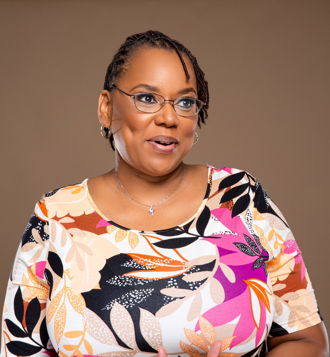 Next week, Claire is chatting to <a href="/DrCABerry/">Dr. Carlotta Berry, PhD 🪷 NoireSTEMinist® 🤖</a> from <a href="/RoseHulman/">Rose-Hulman</a>, who researches robotics education, human-robot interaction, and increasing underrepresented populations in STEM. 

Send us your questions for Carlotta below or via our website: ukras.org.uk/RobotTalk/ques… #RobotTalk