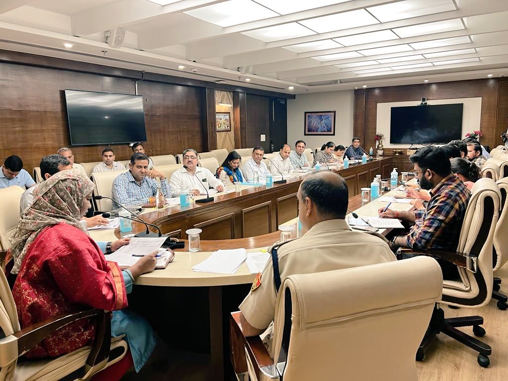 shahezadi_syed's tweet image. I chaired a Review Meeting for the implementation of PM&apos;s new 15 point program with Shri Vishram Kr.Meena, IAS,Addl.DCP(Gurugram),Sri Mahavir Singh,IPS,DCP (Sohna),DMWOand officials at Conference Hall, Gurugram district,haryana state.
@PMOIndia @narendramodi @blsanthosh @NCM_GoI