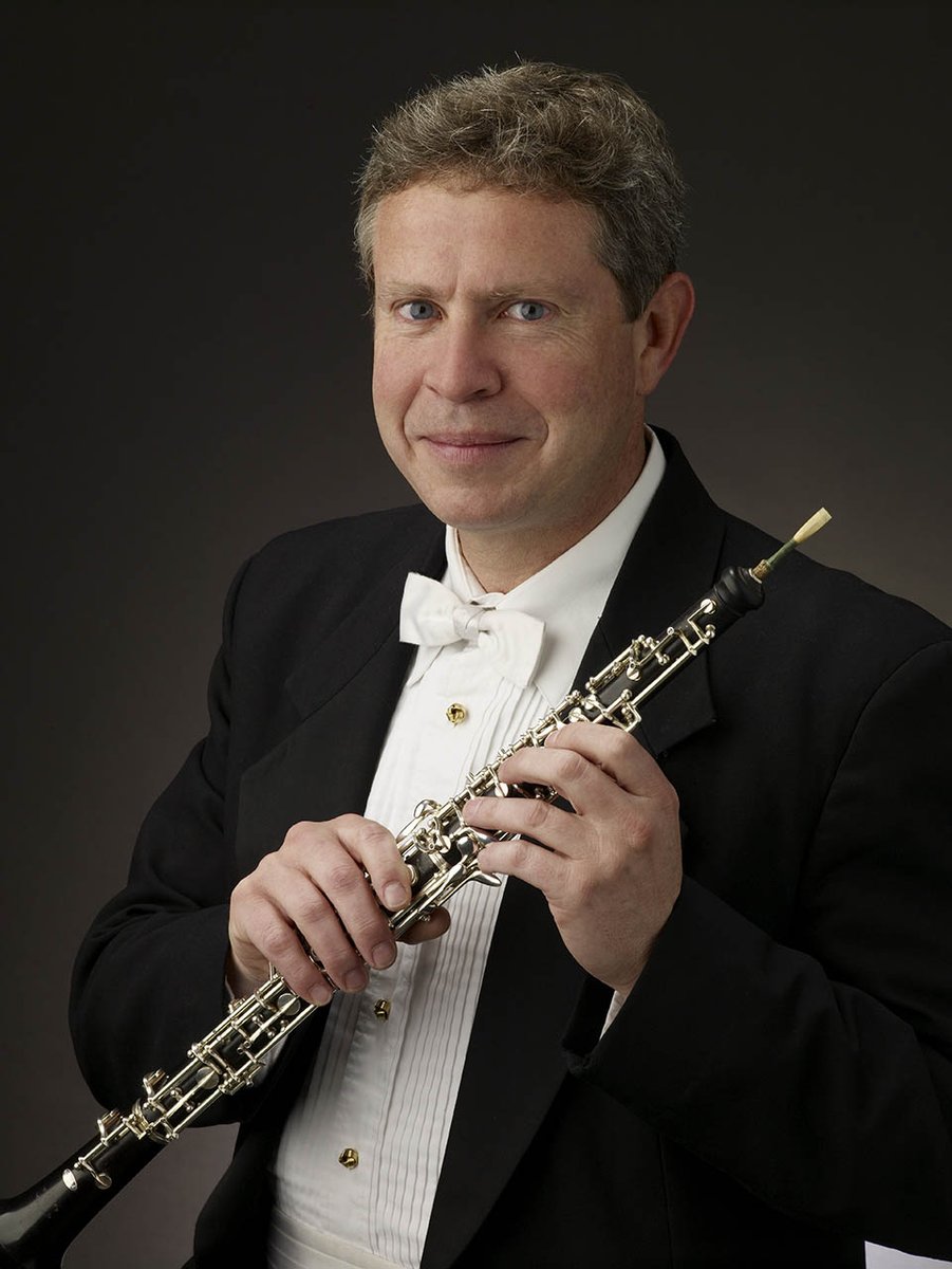 ErnestoMateoc's tweet photo. OBOÍSTAS

Ah, el oboe, o como los no músicos suelen llamarlo, el clarinete. Sacarlo en primer plano es crucial porque la caña es la única pista que tienen los normales para distinguir un chisme del otro. Los oboístas siempre ponen el cacharro en la misma dirección, por algo será: https://t.co/YOcjpCpmZI