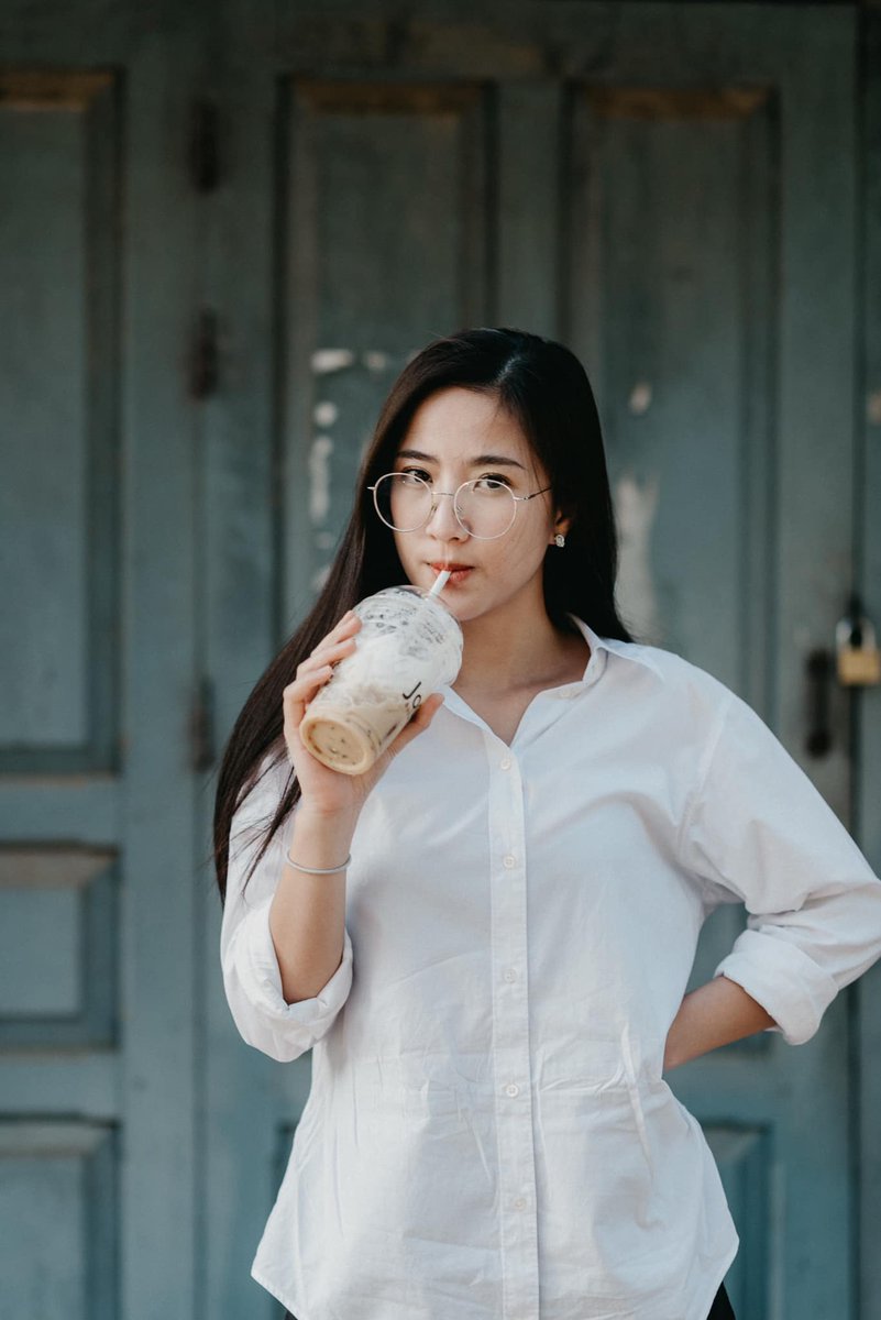 nattawadee1995's tweet photo. สั่งกาแฟให้ใส่นม สั่งให้เธอรักผม ต้องสั่งยังไง 😅😅 https://t.co/kKfvAeeu5I