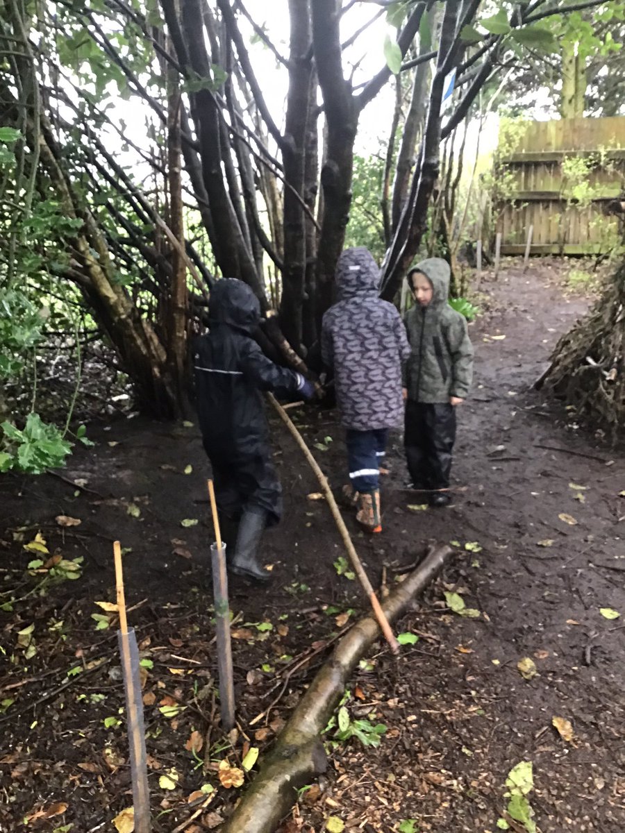 ForestSchBPS's tweet photo. A wet return for @Milhazes_BPS however it didn’t stop them from being creative and building dens and fairy gardens. https://t.co/jV2fOeSk1d