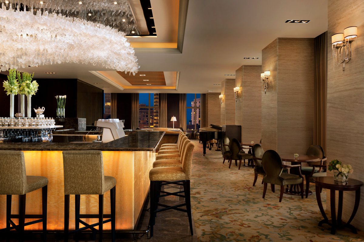 shangrilatokyo's tweet photo. シャングリ・ラ 東京のエレガントで落ち着いた空間が広がる「ザ・ロビーラウンジ」では、Happy Spirtz Hour（水・木・金曜日 17:30-19:30）を開催中。カクテル8種、ノンアルカクテル2種を各1,320円（サ別）、スタンディングにてお楽しみいただけます🍸ホテルのバーの魅力を探求しにいらしてください。 https://t.co/C3UTrauKTj