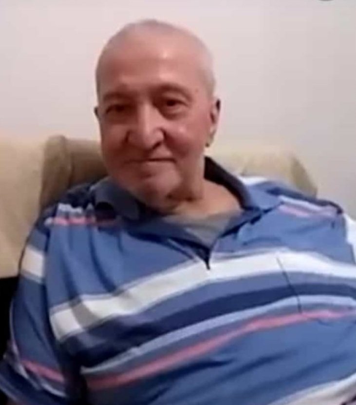 Cömertliği ve merhametiyle tanınan babam Rıza Akgül vefat etti.
Bu süreçte bizimle birlikte çok çekti.Hakkında dosya açıldı,gözaltına alındı,ifadeler verdi,mahkemelere çıktı dimdik
"SİZ YANLIŞ BİRŞEY YAPMADINIZ Kİ" sözüyle durdu hep arkamızda.
BİTTİ HERŞEY BABA RABBİME KAVUŞTUN.