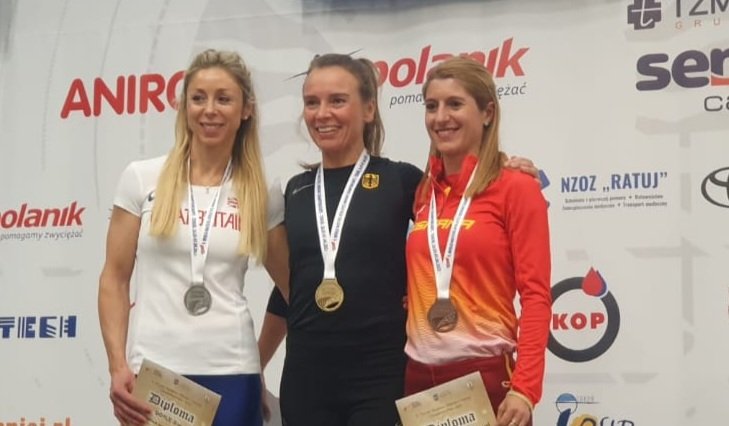 Desde el Mundial Master de Torun, buenas noticias y más medallas 💥
Raquel Suárez se sube al podio y consigue el BRONCE  mundialista en 800 m. W40 🥉
      ¡¡¡ Felicidades RAQUEL !!!