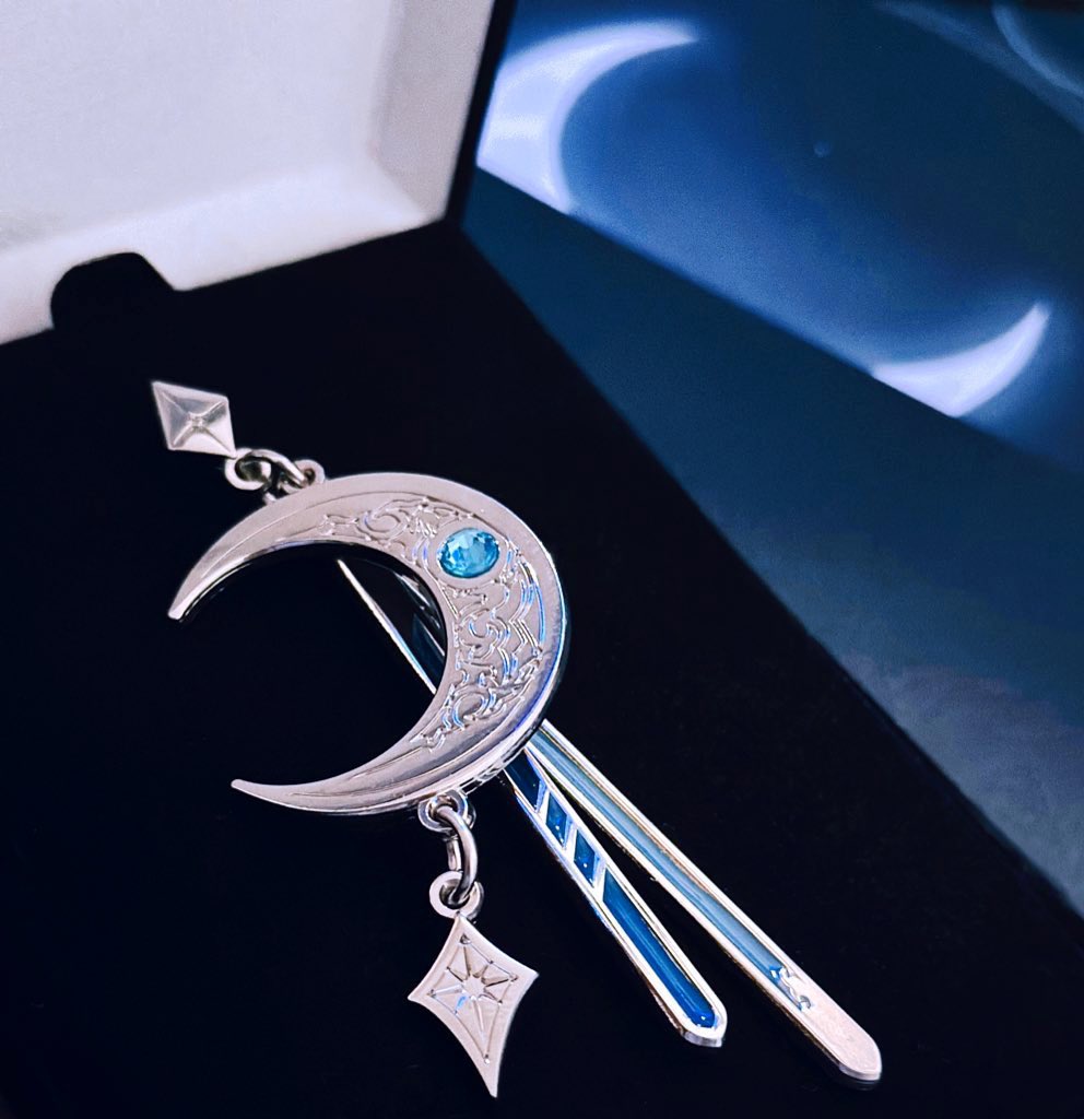 MissAmethysa's tweet photo. Giveaway time! 💙

Win a Mooncaller earring! 

To enter: 
✨ Follow me and @mooncaller_xiv
✨ RT + Like + Comment

Good luck! 

(PS: The Kickstarter is open! Check it out at https://t.co/as19NAbdgo ) https://t.co/DdnfhdPg1M