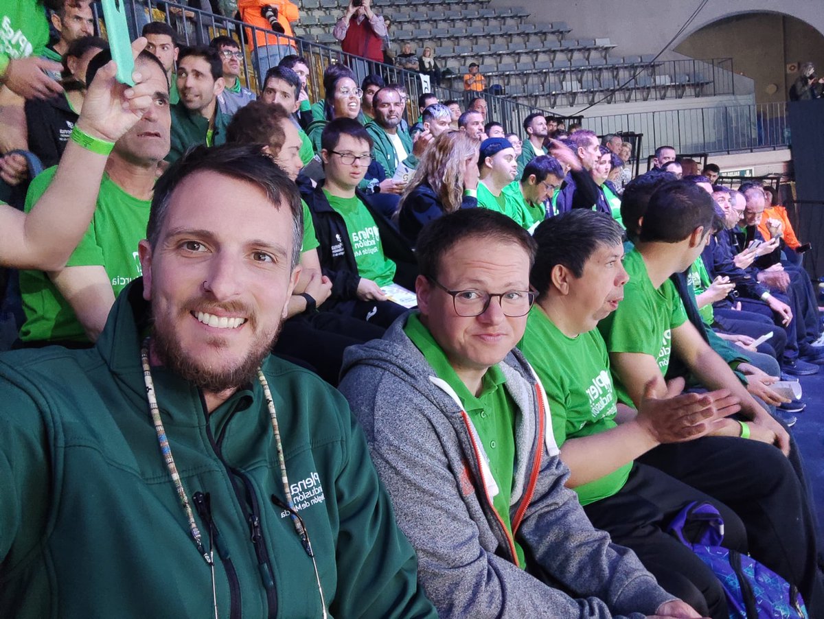 AstradeRMurcia's tweet photo. Ayer asistimos a la inauguración de los Special Olympic de Granollers.
Desde Astrade nos hace mucha ilusión contaros que representamos a la Región de Murcia con dos deportistas, Mario Martínez (fútbol 7) y Miguel Antonio (atletismo)🥰.
@PlenaMurcia
#Astrade #Deporte https://t.co/lO2CIi4RcU