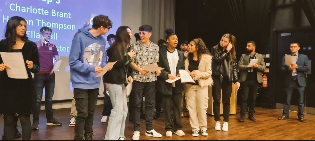 LyndonICT's tweet photo. 27 Year 11 Lyndon School learners received their D of E Bronze Award Certificate last night at the Ceremony at Solihull Sixth Form. It was a brilliant evening which the learners and the Parents/ Carers really enjoyed. https://t.co/OTM5DT7ASc