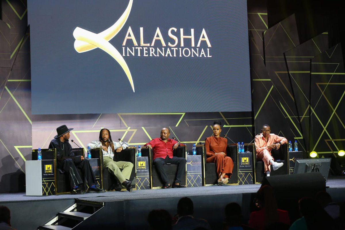 Great sentiments for upcoming vloggers at the #KalashaMarket2023. 

That was a good session <a href="/JaymoUleMsee/">JaymoUleMsee</a>, <a href="/Kimanzi_/">Kimanzi®™</a>, <a href="/AzziadNasenya/">Azziad Nasenya</a> and <a href="/brianmutinda_/">Mutinda</a>.
