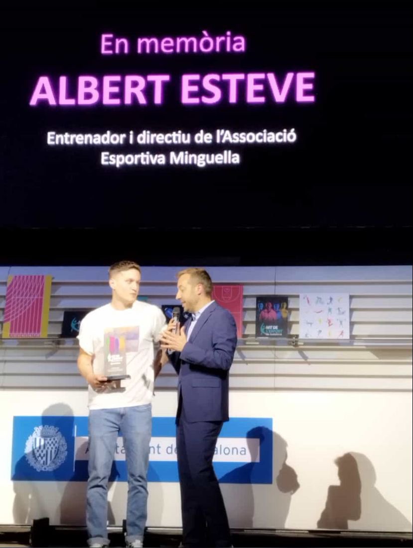 AEMinguella's tweet photo. La Nit de l’Esport de Badalona premia els èxits esportius i la promoció del bàsquet femení de l’@AEMinguella i recorda el llegat d’Albert Esteve. Contents de compartir reconeixement municipal amb tants clubs, esportistes i persones que fan créixer l’esport a casa nostra https://t.co/kPLXDyc8lC