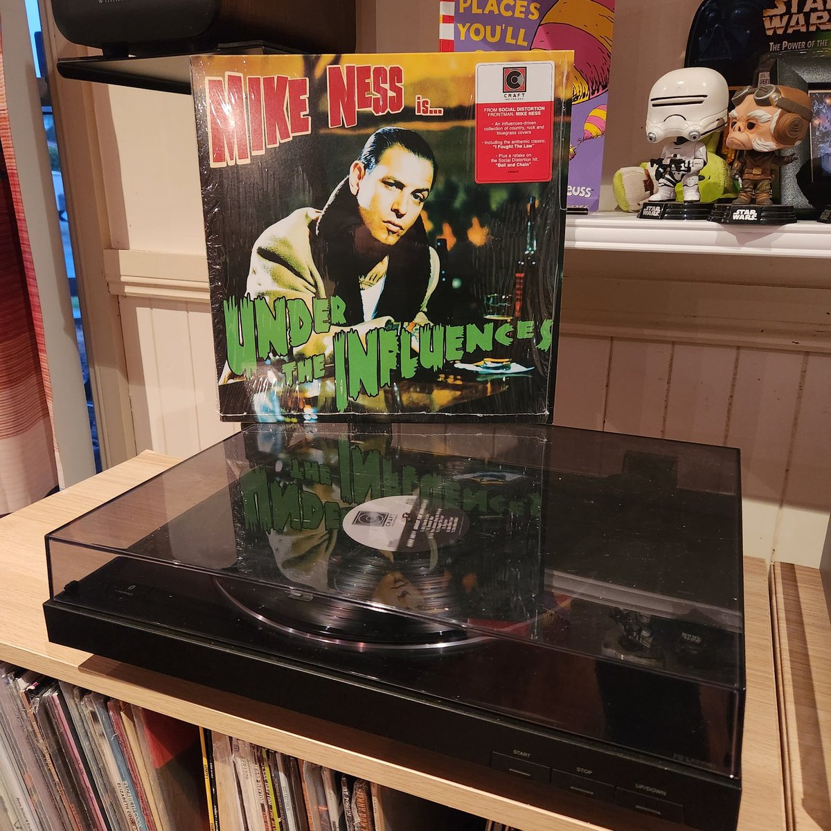 lesoulgambler's tweet photo. Mike Ness - Under The Influences (1999)
#TwitterVinylClub #WhatsOnYourTurntable #nowplaying #nowspinning #inthishousethaticallhome #thatmuchfurtherwest #suburbancaveman #vinylrecords #recordcollector #MikeNess https://t.co/8y6Cl5G05X