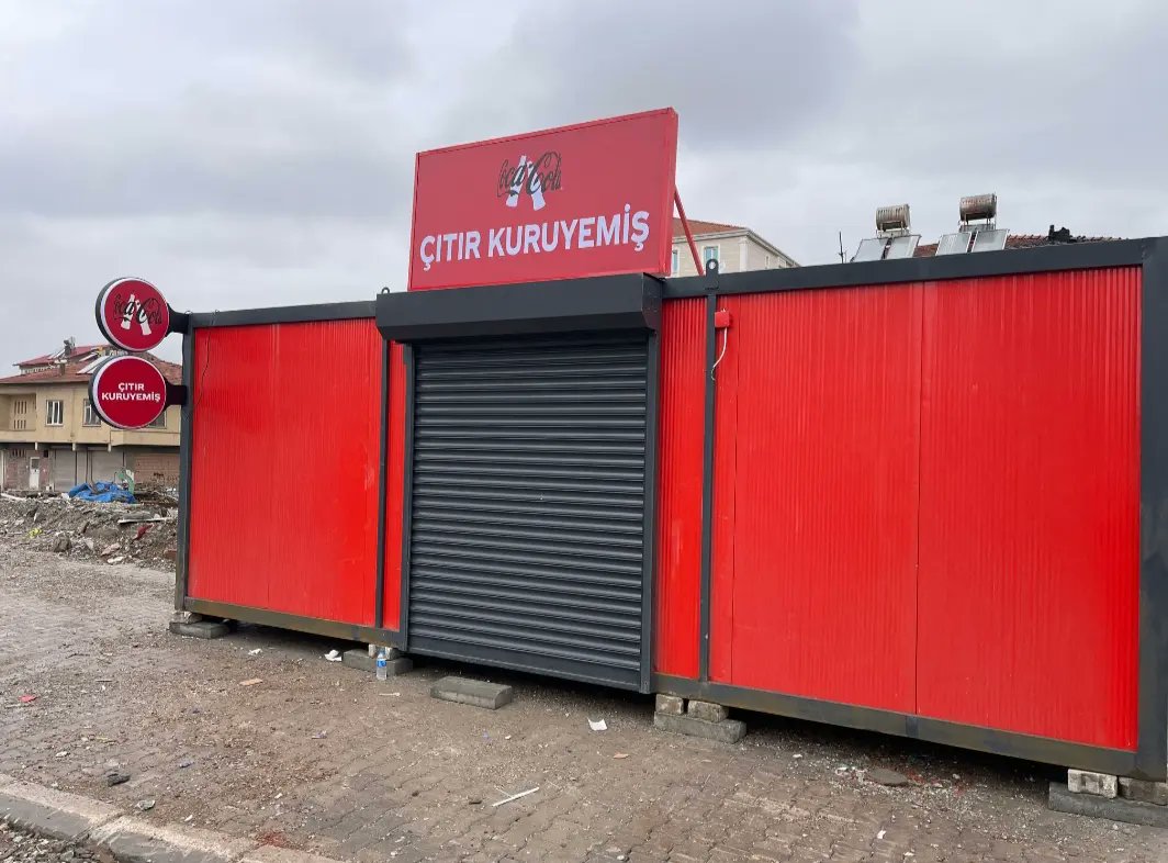 prodooroks's tweet photo. Deprem bölgesi için üretilen konteyner için çelik kepenk sistemi montajımız / HATAY 
#prodoorotomatikkapisistemleri
#proDoor #prodooroks
#otomatikkapisistemleri
#otomatikkapivekepenksistemleri
#endüstriyelkapılar
#garajkapıları #kepenk
#bariyersistemleri
#fotosellikapılar https://t.co/JOskWV48k7