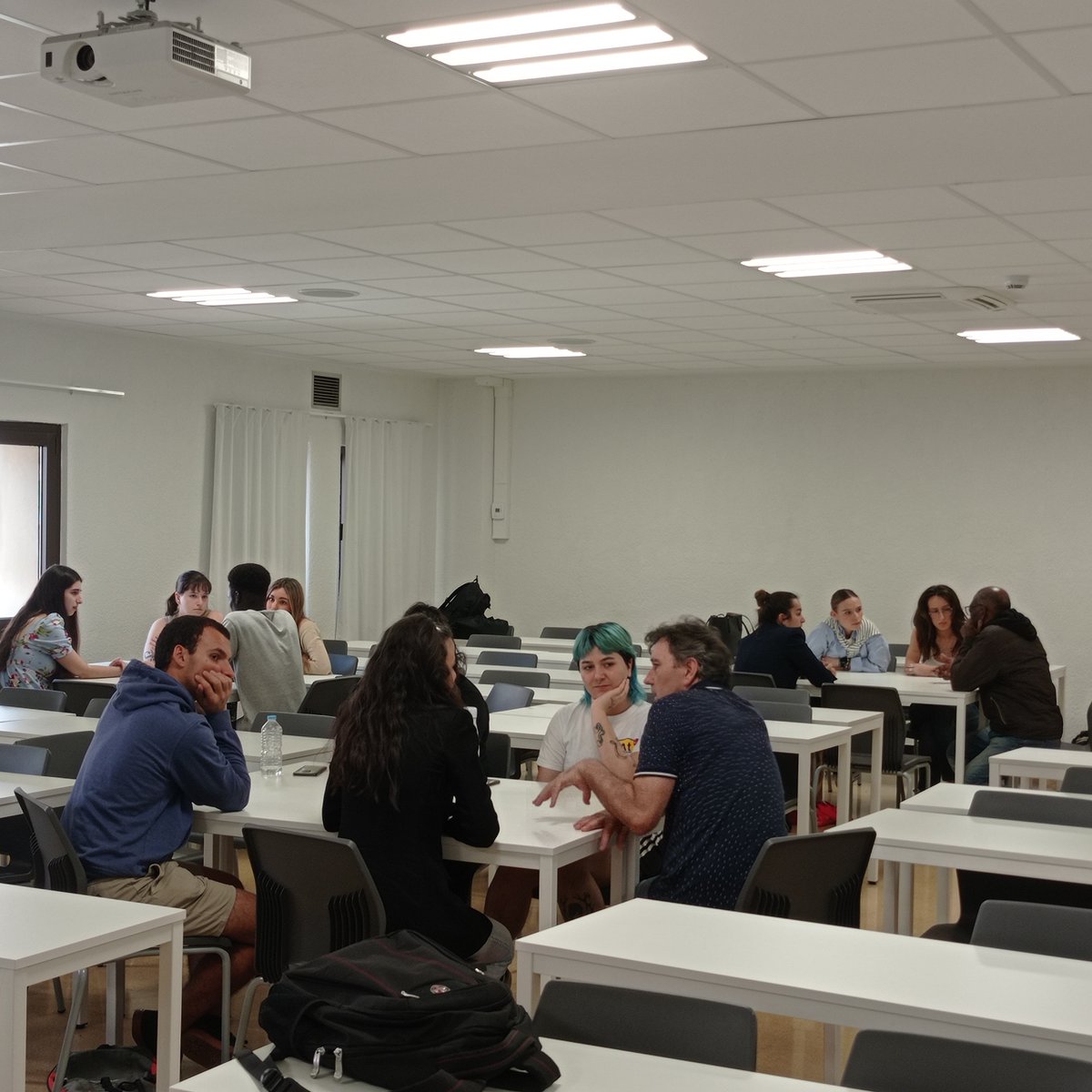 🎉 Este pasado miércoles 29 de marzo celebramos el Día Mundial del Trabajo Social!

Y gracias a la asociación Lagun-artean nuestro alumnado de 4º de Trabajo Social y 5º del Doble Grado ha compartido un espacio de encuentro con personas en situación de exclusión social.