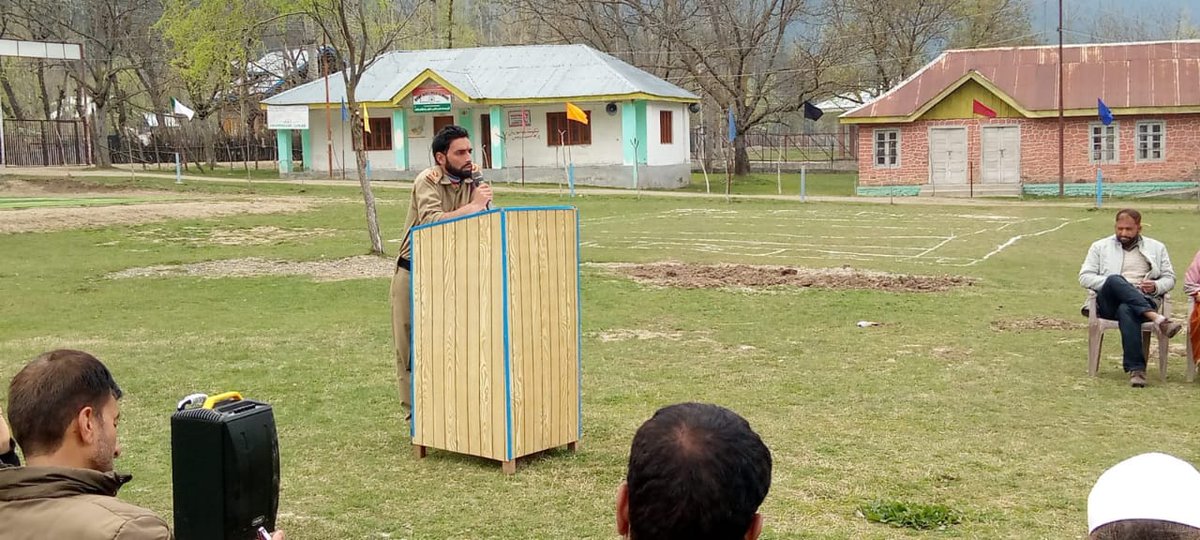 Raziya_Lolabi's tweet photo. INTERACTION  BY NCC CADETS OF HAMID CHARA AGS, CHANDIGAM WITH STUDENTS OF GOVT SCHOOLS IN LOLAB VALLEY

#Indian Army
#KashmirLivesMatters
#HumsayaHainHum
#InteractionWithPRIsAndMualvis
#SavioursOfKashmir https://t.co/AgLGEivMqd