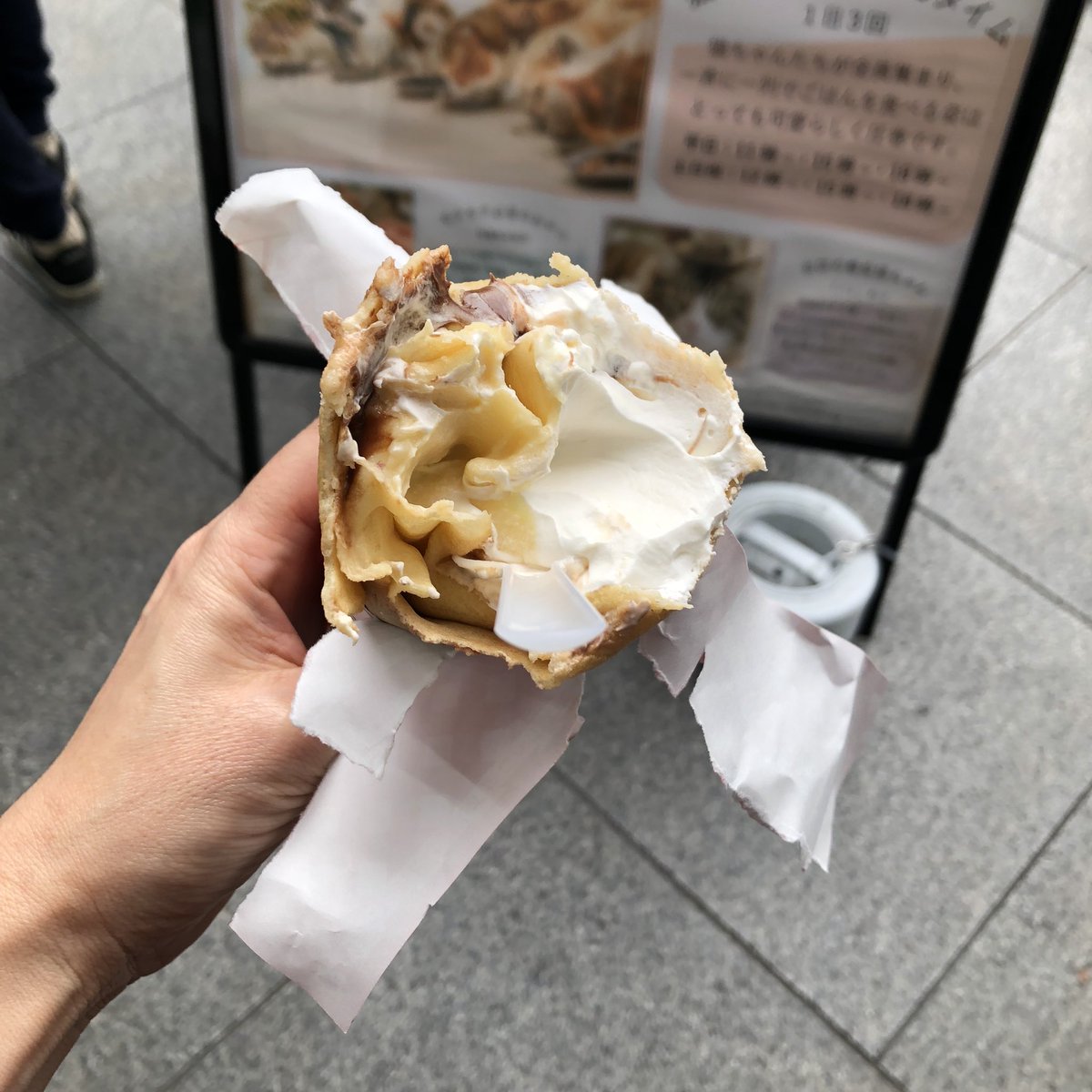 クレープ剥くの下手選手権優勝 https://t.co/IPERRAnctm