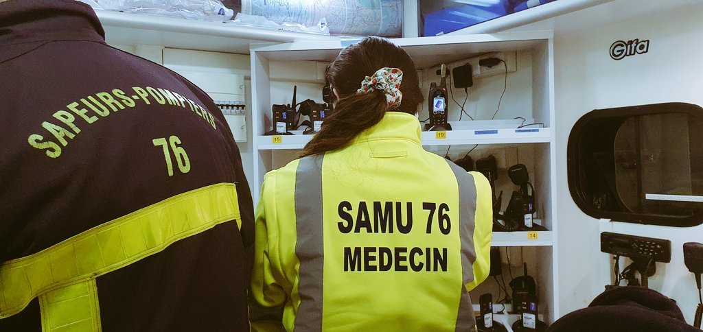 SAMU76A's tweet photo. 🚨retour sur l'exercice préfectoral: #accident de car + 2 voitures
👍Scénario réaliste et pédagogique
✅️+de 50 victimes prises en charge par @SAMU76A et B, @Sdis76, @gendarmerie_076 et #AASC.
Belle #collaboration au service des #patients.

@Prefet76 @CHURouen @HopitalduHavre https://t.co/sNncuMUDqC