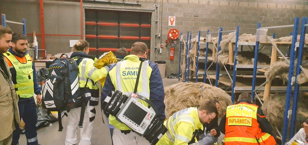 🚨retour sur l'exercice préfectoral: #accident de car + 2 voitures
👍Scénario réaliste et pédagogique
✅️+de 50 victimes prises en charge par <a href="/SAMU76A/">SAMU 76A-CHU De Rouen</a> et B, <a href="/Sdis76/">Sapeurs-pompiers 76</a>, <a href="/gendarmerie_076/">Gendarmerie de la Seine-Maritime</a> et #AASC.
Belle #collaboration au service des #patients.

<a href="/Prefet76/">Préfet de Normandie et de la Seine-Maritime</a> <a href="/CHURouen/">CHU de Rouen</a> <a href="/HopitalduHavre/">Hôpital du Havre GHH</a>