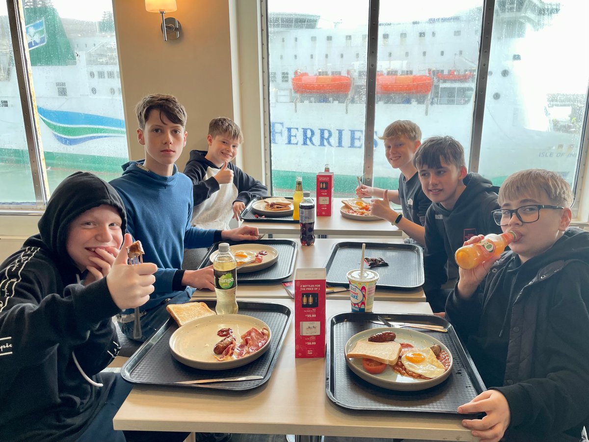 TGAW_Music's tweet photo. Had a great first day on our music tour to Paris! Looking forward to our concert this afternoon, and students enjoying spotting the Eiffel Tower! @TgawTrips https://t.co/iJzYuDbkk5