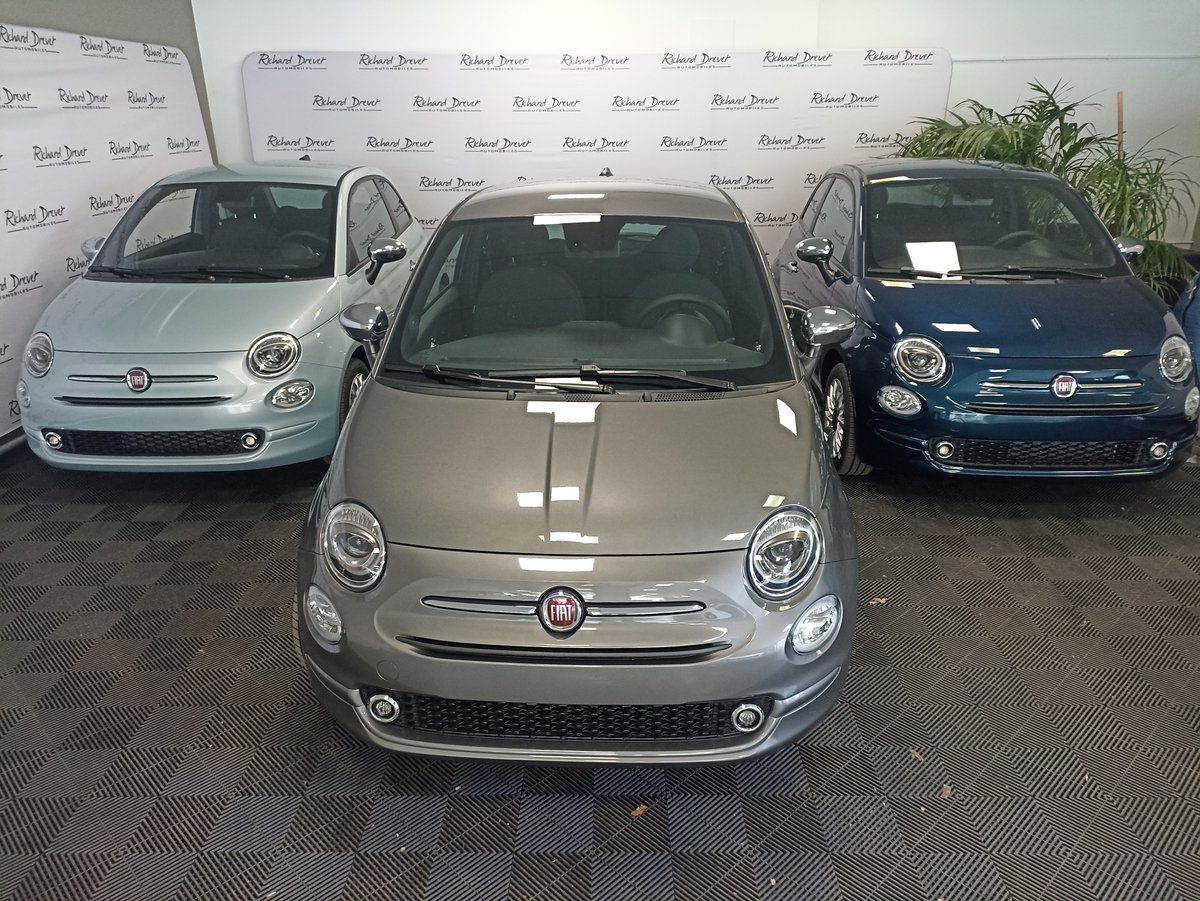 Arrivage de 3 #fiat 500 hybrides, venez les découvrir en concession à #Villeurbanne 😀

#citadine #automotive #hybride