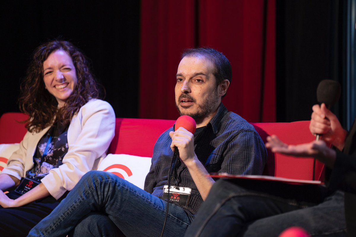 ElTerrat's tweet photo. Primera mesa de debate sobre qué papel tienen los guionistas de ficción sonora, el proceso de escritura, el proceso de grabación, desafíos del formato… ¡y mucho más!

Emma Mussoll, Rafel Barceló (guionista EL TERRAT), Sonora y Aleix Valverde nos dan las claves.

#Podtalks2023 https://t.co/W46b73TUZN