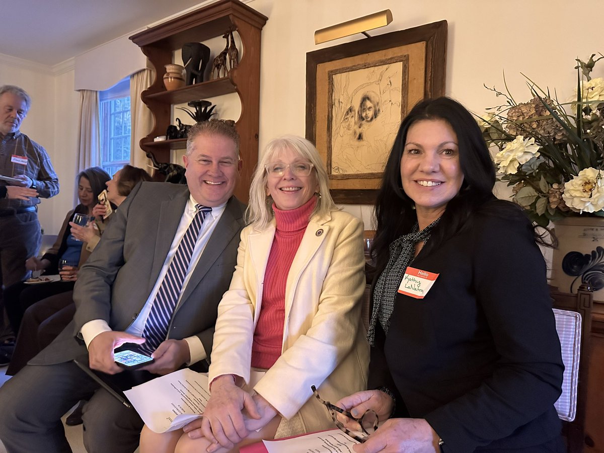MatMuratore's tweet photo. Thank you to @LWVPlymouth for inviting @SenSusanMoran @kathylanatra and myself to your Annual Legislator’s Night for a great discussion and for all you do to engage and educate voters. #lwv #legislativediscussion https://t.co/btCePOX57W