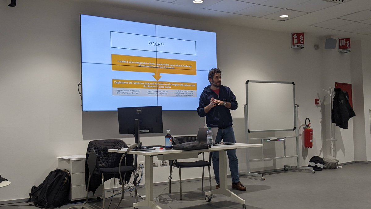 CodemotionIT's tweet photo. Ieri la nostra @BertainaMichela è stata al meetup di @AngularRome e... sono venute fuori un sacco di nuove idee per la #communtiy 😎

Grazie a @DavidePassafaro Giorgio Galassi @MrMurruni e Serena Varone per il bel confronto e l'energia 🧡

#CodemotionOnTour https://t.co/iN6dI7n4WH