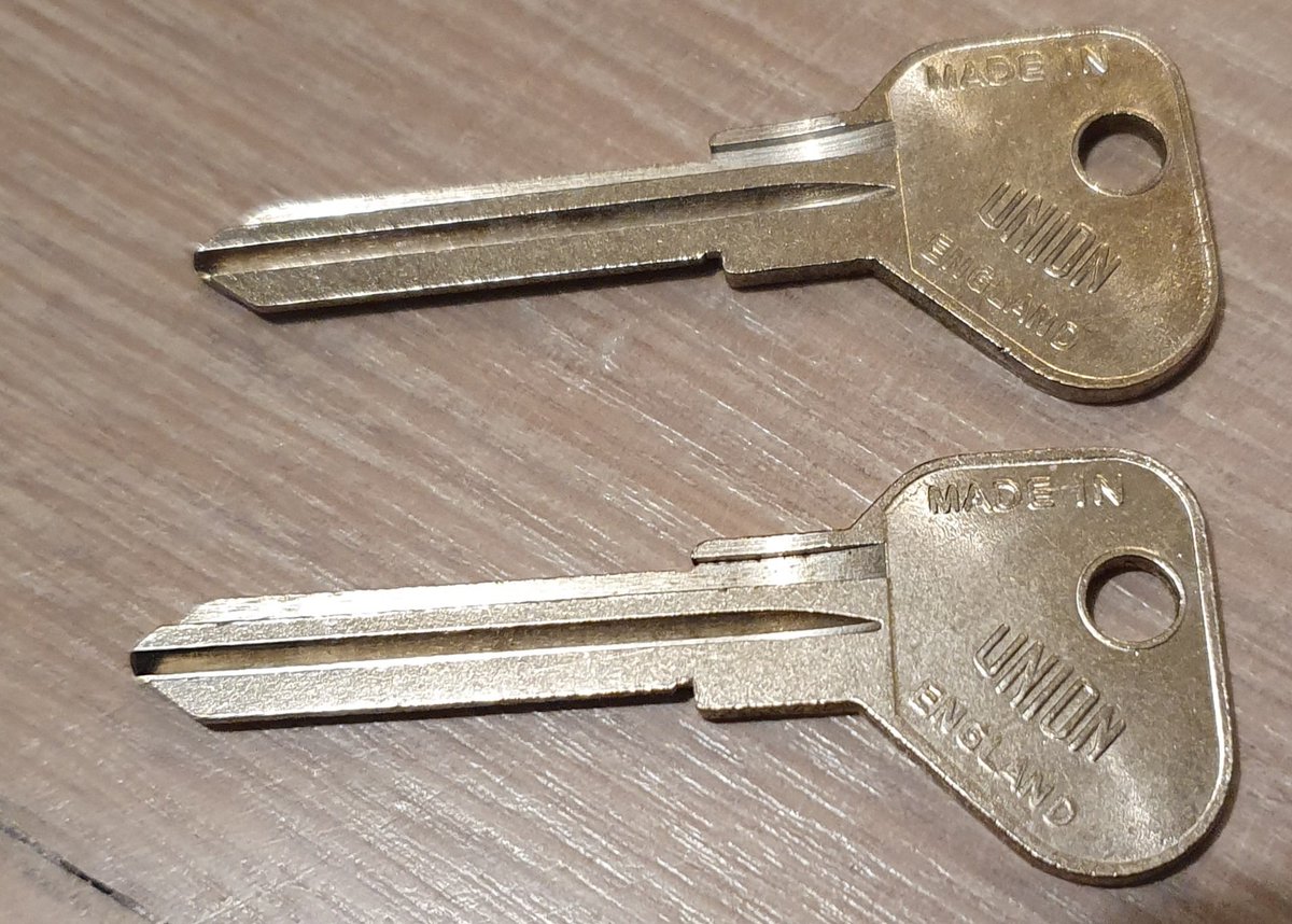 AndrewHofler's tweet photo. I bought some original Leyland P76 key blanks and windscreen trim clips from the stock of a former Leyland Australia dealer and they included some original dealer stickers! More excited about the stickers than the parts🙂
#Leyland #P76 #WeirdCarTwitter https://t.co/r6LA05v8QX