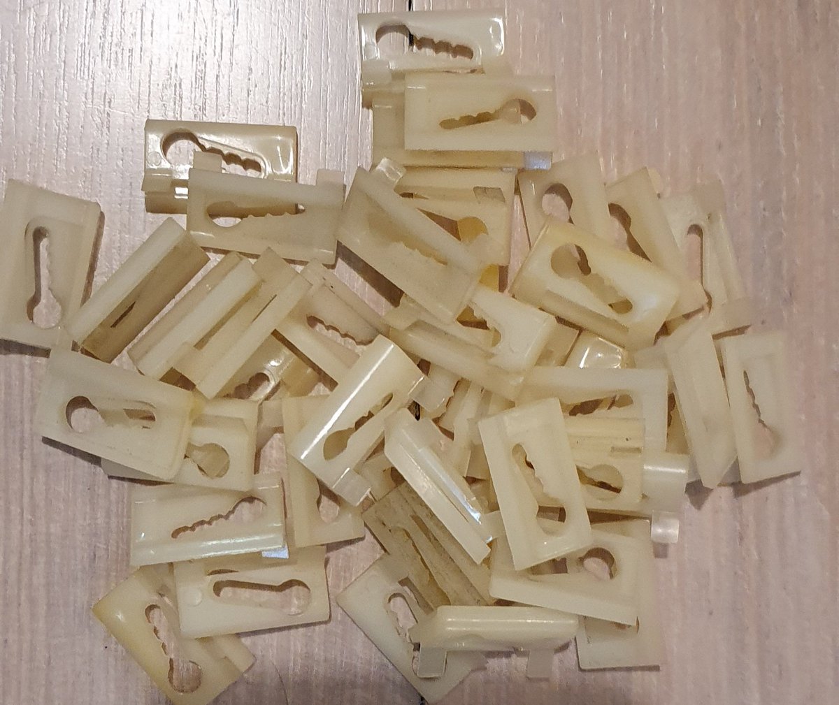 AndrewHofler's tweet photo. I bought some original Leyland P76 key blanks and windscreen trim clips from the stock of a former Leyland Australia dealer and they included some original dealer stickers! More excited about the stickers than the parts🙂
#Leyland #P76 #WeirdCarTwitter https://t.co/r6LA05v8QX