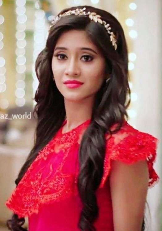 shivangi look angle in red dress
slaying shivangi
#shivangijoshi #Shivangians