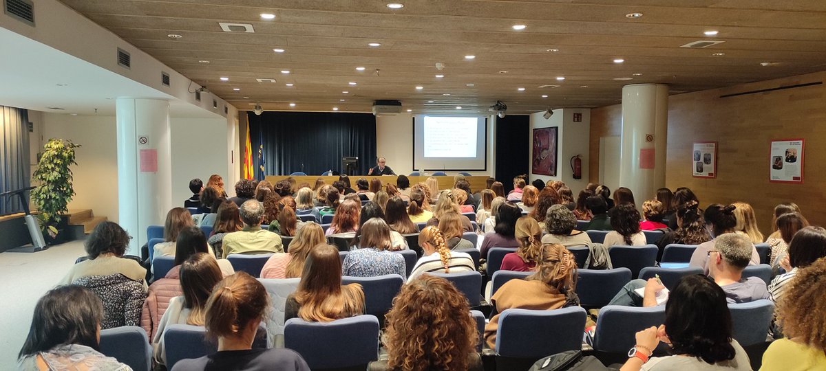cdiapsboi's tweet photo. El CDIAP de Sant Boi assisteix a la formació organitzada pel departament de Drets Socials per a professionals de CDIAP's "Abordatge de la salut mental parental en el tractament dels infants en l'atenció precoç" a càrrec del Dr  Fernando Colina. https://t.co/Q4NRclmVa9