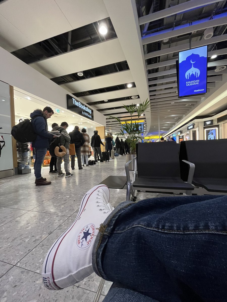 3 hours down… 14 to go 🇨🇼. #holidaytwitterer