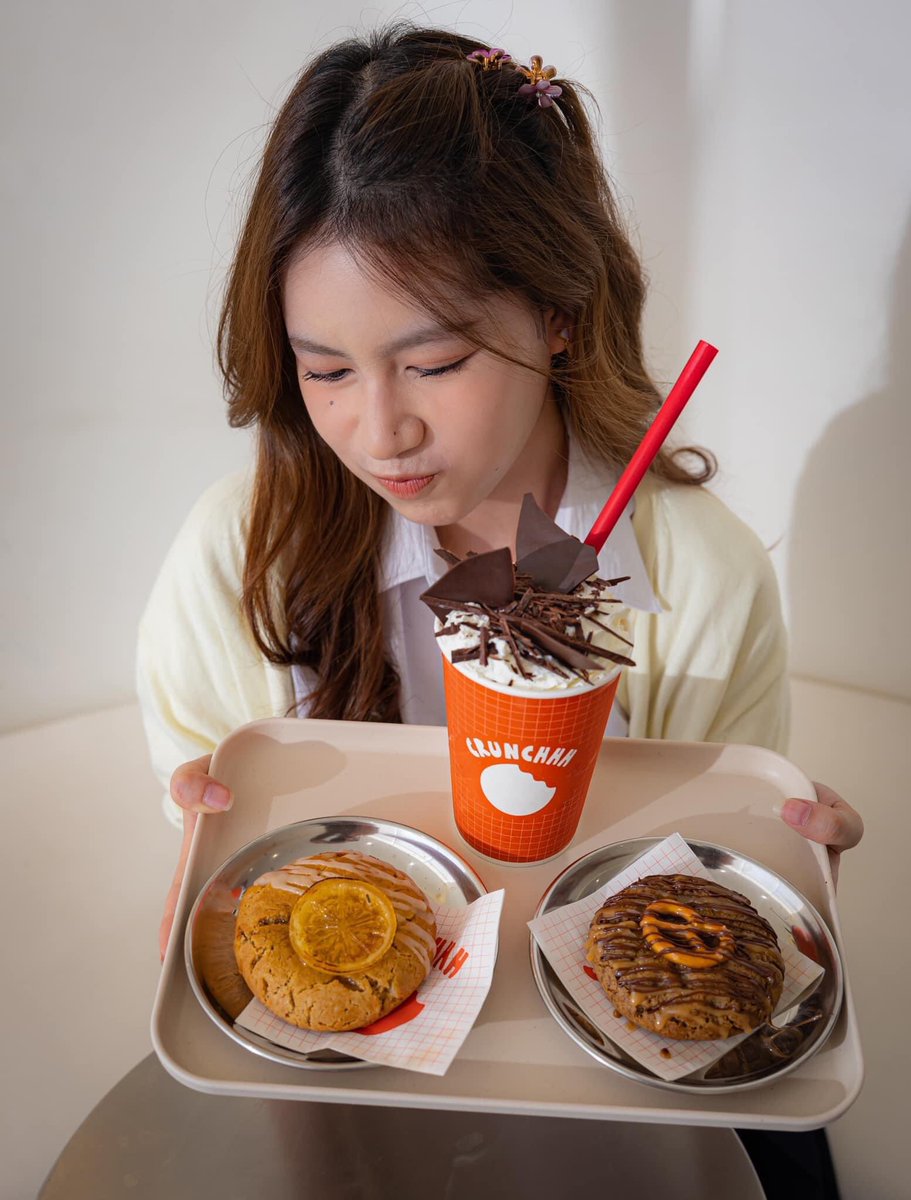 JaaBNK48Fanclub's tweet photo. [Post]

Crunchhhbkk คุกกี้แสนอร่อย น่ารัก ชิ้นใหญ่🍪 เค้าออกคุกกี้รสใหม่ 2 รส Lemon cream cheese cookie และ Coffee caramel cookie

#crunchhh #crunchhhbkk #cookie #cookies #lemoncreamcheese #coffeecaramel #คุกกี้

#JajaNapaphat #BungeeJaa https://t.co/nfIsNU1Okc