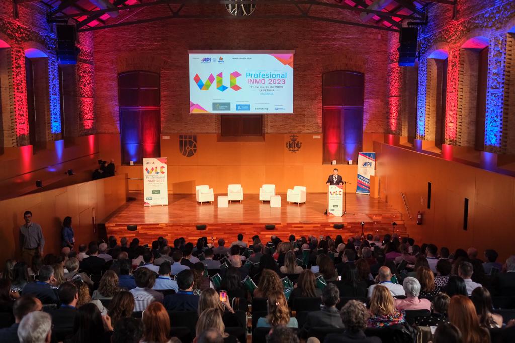 COAPI_Valencia's tweet photo. 🤭🤭🤭¡Comenzamos! 𝗣𝗥𝗢𝗙𝗘𝗦𝗜𝗢𝗡𝗔𝗟𝗜𝗡𝗠𝗢 2023
#YoSoyApiValencia #CoapiValencia #Profesionalinmo23 #Coapiv https://t.co/24biBOZuNS