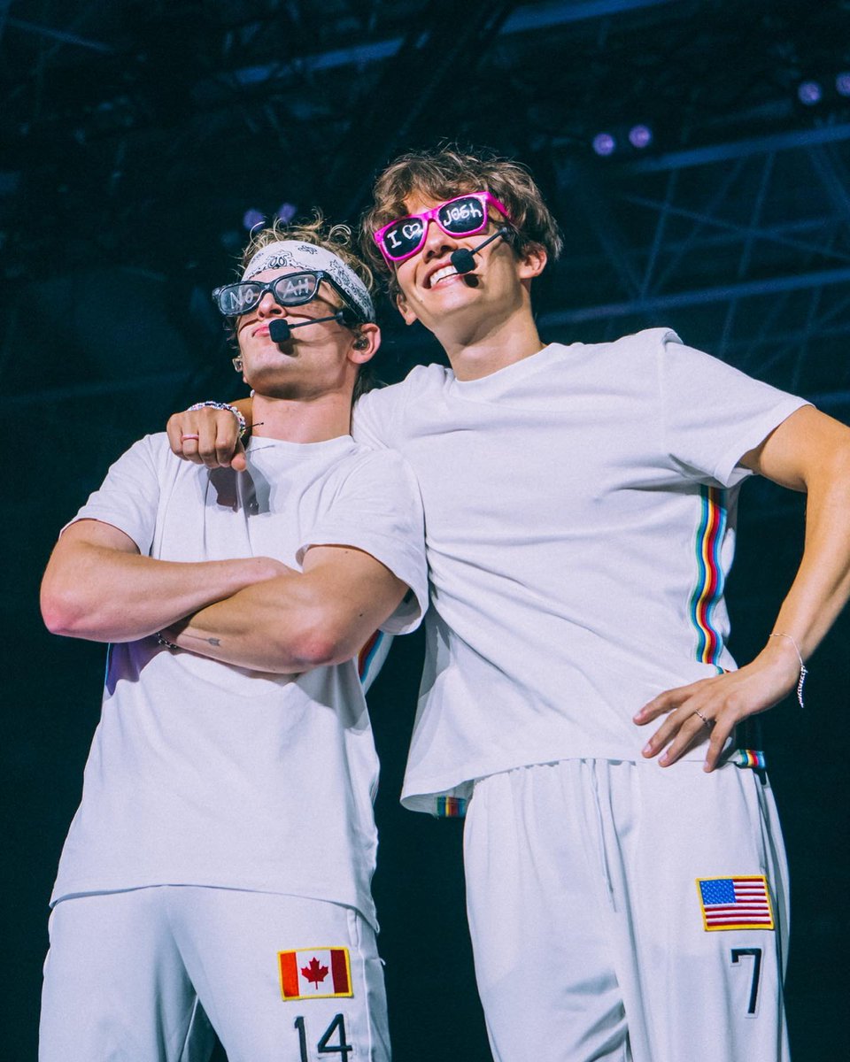 noshcomfort's tweet image. HELLO EVERYONE IT&apos;S NOSH&apos;S INTERNATIONAL DAY!!! ❤️❤️❤️❤️