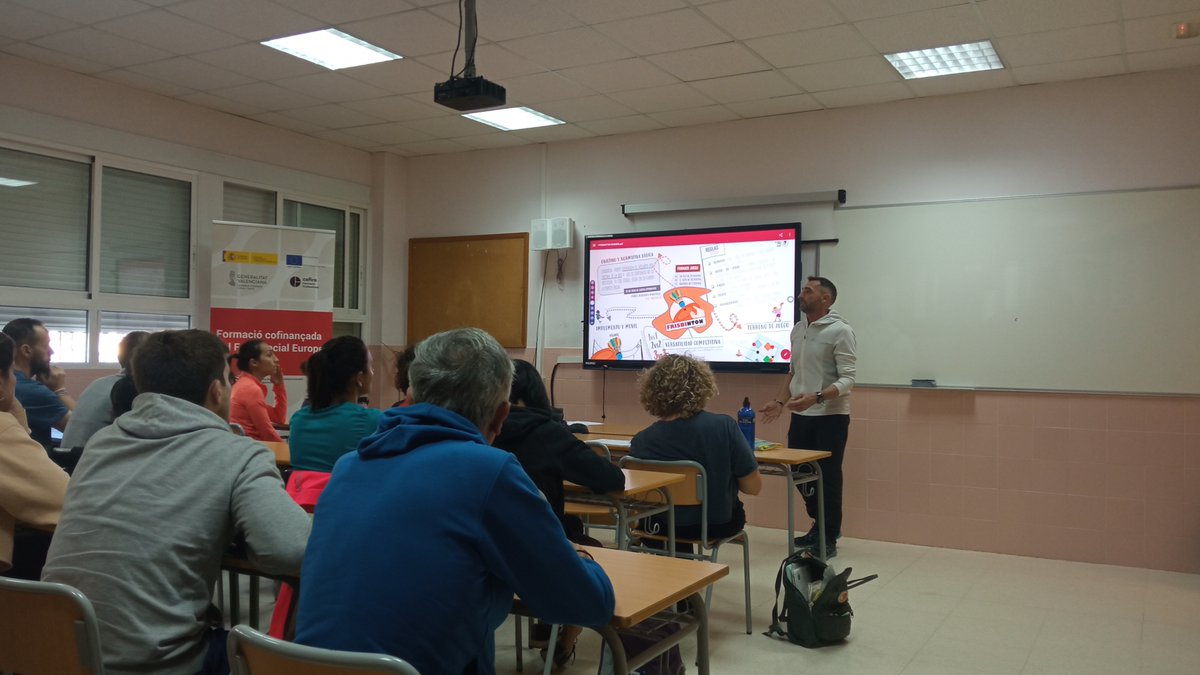 UPVAV's tweet image. Bonita experiencia la de ayer cerrando el curso de Actividades FR inclusivas en FP / @CEFIRE_FP_ERE @CEFIREambitAE /
4 jornadas intensas explotando actividades versátiles como Frisbinton, Pickleball, BBB y Tiro de Precisión, para generar nuevas propuestas inclusivas en el aula.