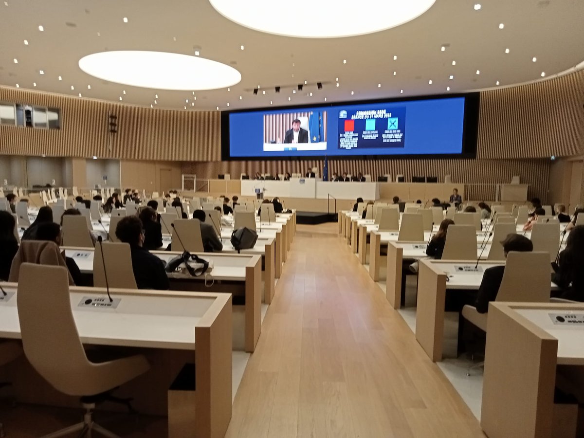 CAVL Créteil (@cavlcreteil) on Twitter photo Aujourd'hui, inter CAVL Creteil Paris Versailles au Conseil régional #IDF, pour les élus lycéens.
Simulation d'une session parlementaire européenne🇪🇺
<a href="/euro_doxa/">Eurodoxa</a> 
<a href="/VieLyceenne/">Démocratie scolaire et engagement</a> 
<a href="/AcCreteil/">Académie de Créteil</a> Aujourd'hui, inter CAVL Creteil Paris Versailles au Conseil régional #IDF, pour les élus lycéens.
Simulation d'une session parlementaire européenne🇪🇺
<a href="/euro_doxa/">Eurodoxa</a> 
<a href="/VieLyceenne/">Démocratie scolaire et engagement</a> 
<a href="/AcCreteil/">Académie de Créteil</a>