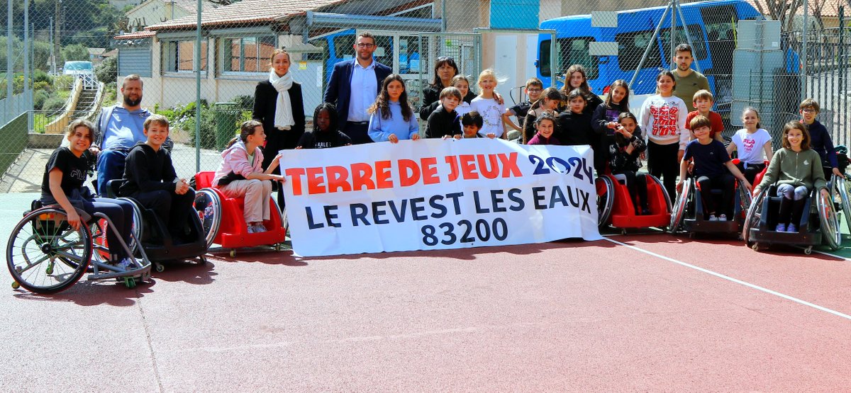 RFCTPM's tweet photo. Hier et aujourd'hui, nous sommes à l'école élémentaire Philippe ROCCHI au Revest Les Eaux. Au programme, un échange avec les élèves autour d'un #atelier #Rugbyfauteuil avec nos partenaires.
#VivreEnsemble #inclusion #briserlesclichés #sensibilisation #rfcschool #terredejeux2024 https://t.co/nCOBt5n5s4